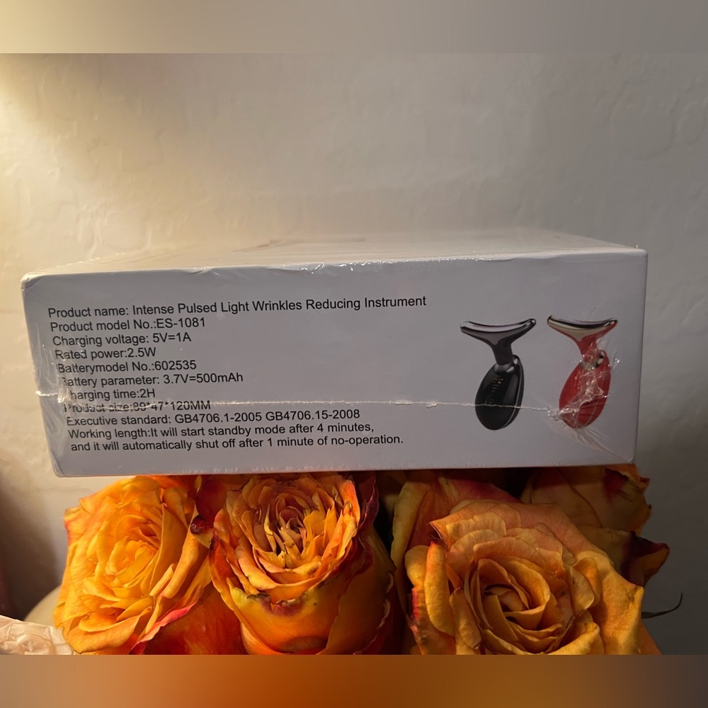 Face and Body Bundle w Intense Pulse light Wrinkle Reducing Instrument - Picture 8 of 13
